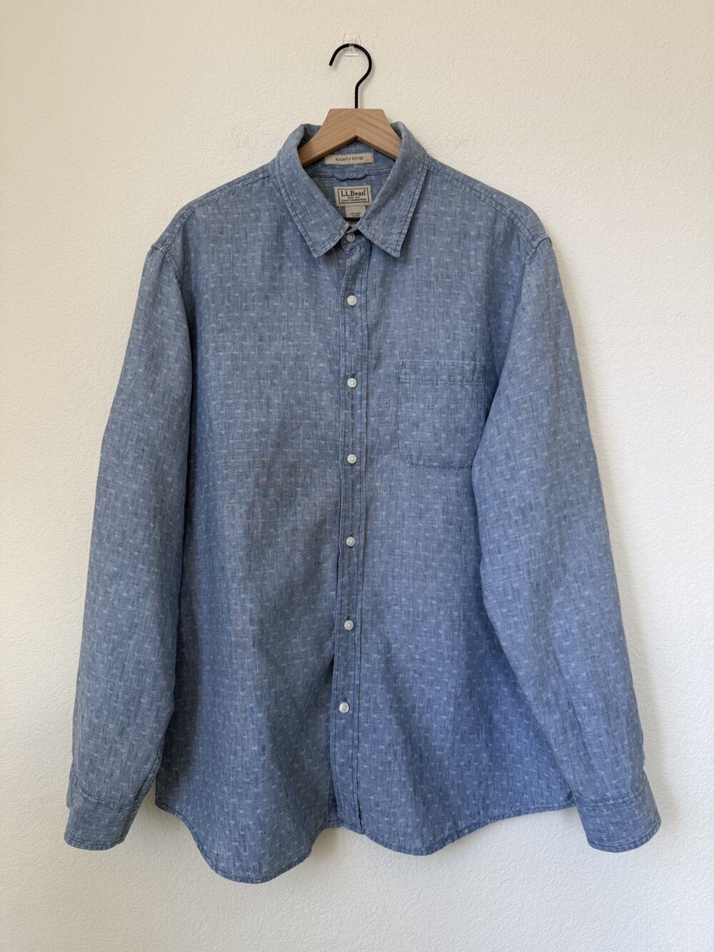 LL Bean 100% Lilnen Slightly Fitted Men’s XL Long Sleeve Shirt
